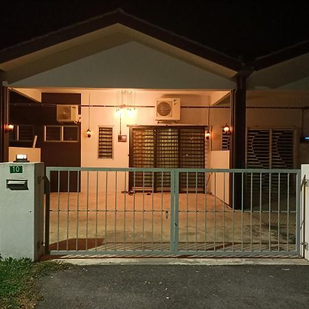 Homestay Syaaban Kamunting Taiping Batu Kurau Ulu Sepetang Exterior photo