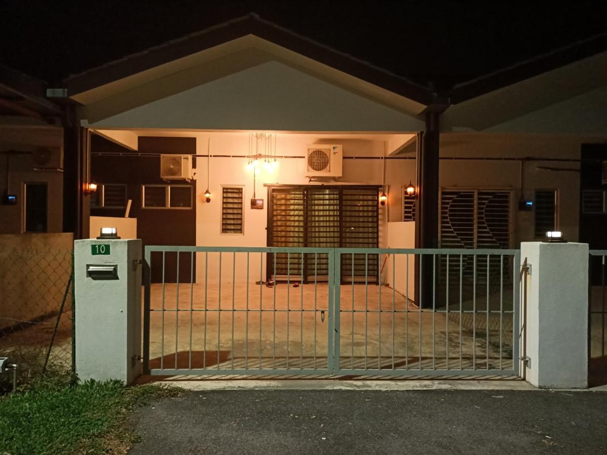 Homestay Syaaban Kamunting Taiping Batu Kurau Ulu Sepetang Exterior photo